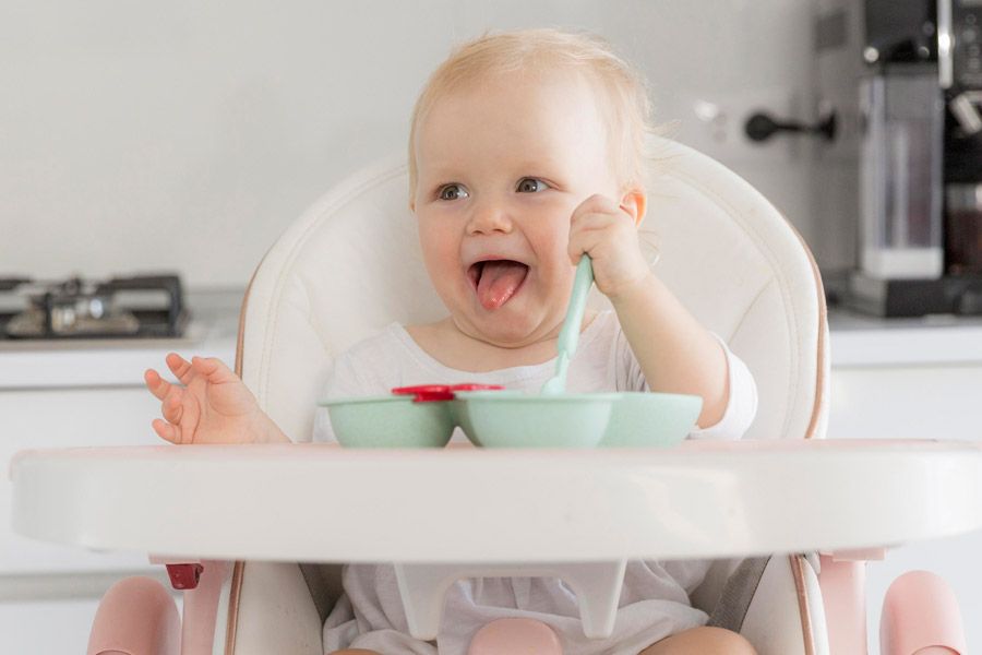 Introdução alimentar: como adicionar os sólidos na dieta do bebê?